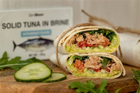 Fitness Recipe: Tuna Wrap with Avocado Spread and Vegetables - GymBeam Blog