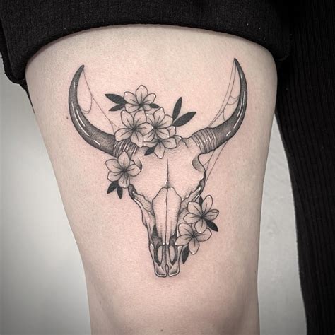 Aggregate 75+ girly cow skull tattoo super hot - in.cdgdbentre