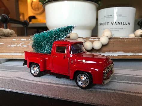 Vintage Red Pickup Truck Christmas Tree, Farmhouse Christmas Decor ...