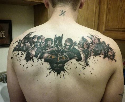 Arriba 76+ imagen batman tattoo back - Abzlocal.mx