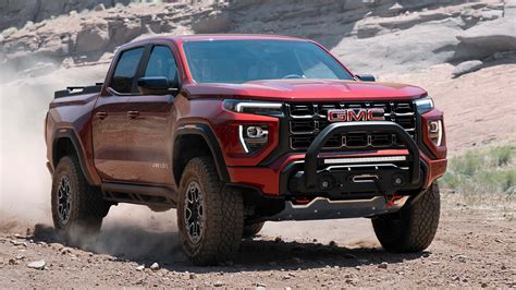 2023 GMC Canyon: A 310-HP Colorado Twin That Finally Looks Worth It