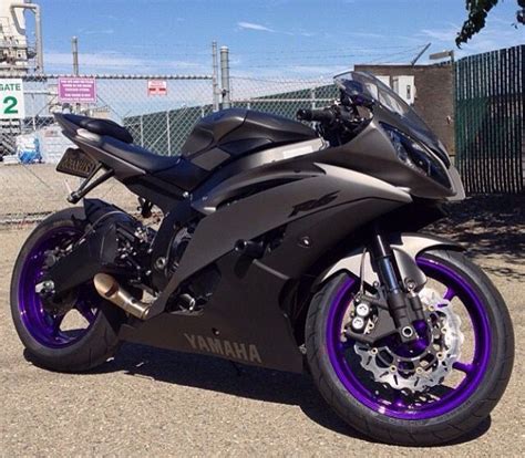 Yamaha R6 black and Purple. I am not normally a fan of purple but holy ...