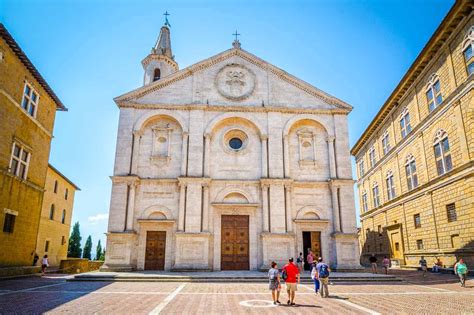 Things To Do In Pienza, Italy | Getting Stamped