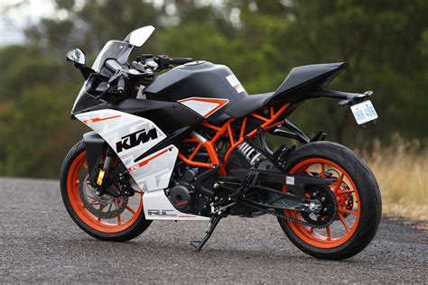 Review: 2015 KTM RC 390 - CycleOnline.com.au