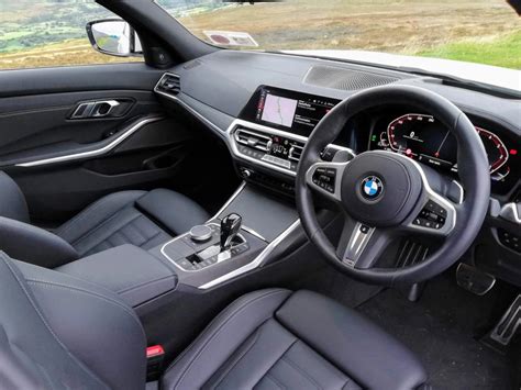 BMW 3 Series (2020) Review - Changing Lanes