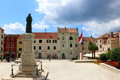 Main Square of Makarska old town | Main Square of Makarska o… | Flickr