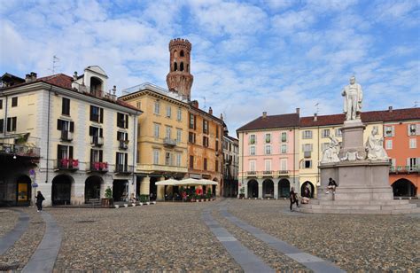 What are for you the most impressive beautiful public squares in cities ...