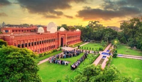 Fast University Lahore: Admission, Fees & More | Graana.com