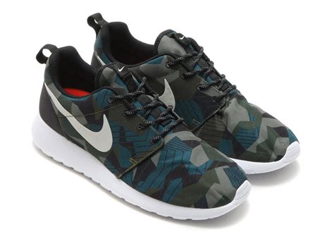 Nike Creates A New Style Of "Camo" Print For The Roshe One ...