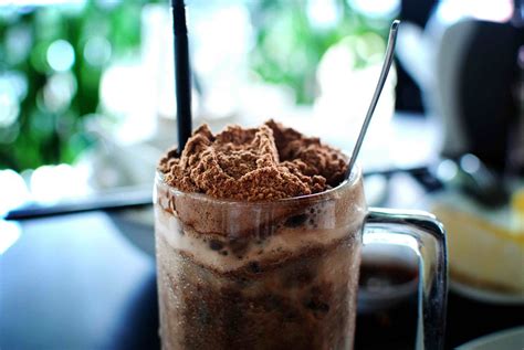 How to cook Chocolate Malt Drinks Milo Dinosaur & Milo Godzilla - How ...