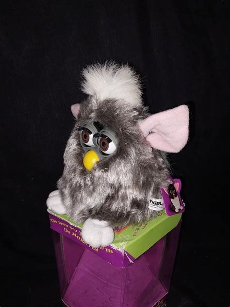 VINTAGE FURBY BY TIGER ELECTRONICS WITH TAG ATTACHED | EstateSales.org