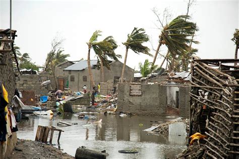 Cyclone Idai: More than 1,000 people feared dead in Mozambique | London ...