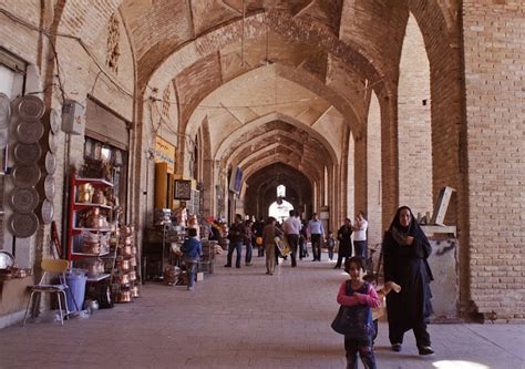 Uppersia Iran Travel blog: The colors and aromas in the bazaar of Kerman.