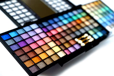 Best Eyeshadow Palettes and Brushes | Eyeshadow, Eyeshadow palette ...