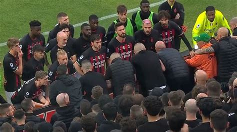 AC Milan stars receive dressing down from ultras as defeat leaves top ...