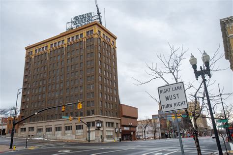 Ogden’s skyline gets new look with Cache Valley Bank sign | News ...