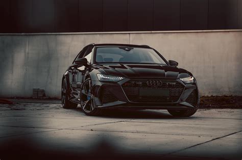 Shot this black on black RS6 : r/Audi