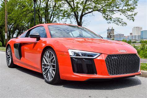 Review: 2017 Audi R8 V10 Plus