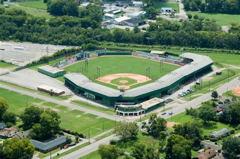 10 Oldest Baseball Stadiums in America—What is the Oldest MLB Ballpark ...