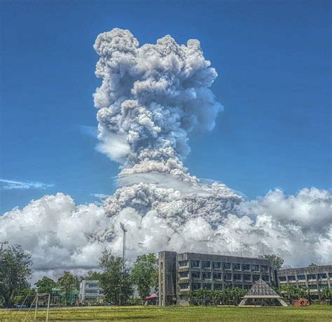 Huge eruption at Mayon Volcano, Philippines, ejects ash 12.5 km (41 000 ...