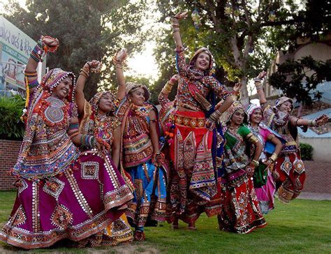 Garba Folk Dance, History, Steps, Origin, Dress, Information