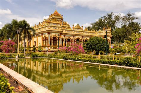 Vinh Trang Pagoda – The Most Splendid Buddhistic Pagoda in Mekong Delta ...