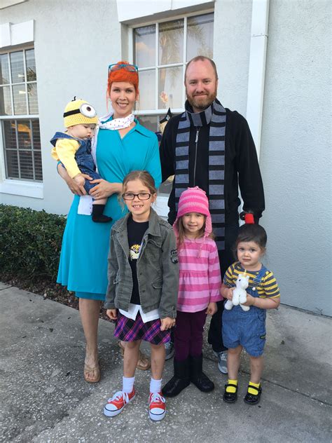 Despicable Me Gru Family Costume | Family themed halloween costumes ...