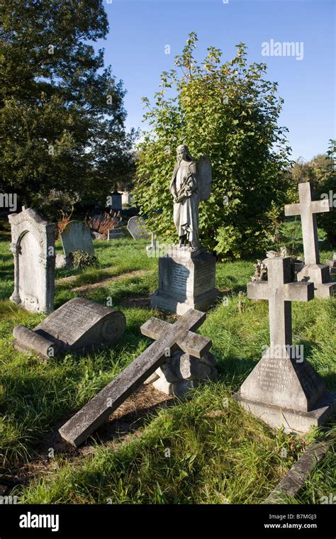 Kensal Green Cemetery London Stock Photo - Alamy