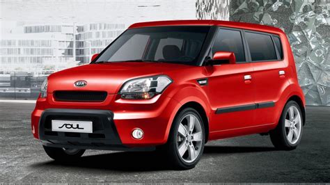 kia-soul-in-red-front-side-pose