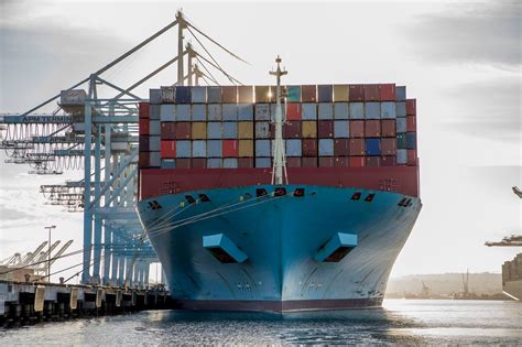 Maersk Containership Sets Cargo Handling World Record at Port of Los ...