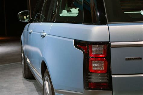 Range Rover Hybrid Models Make Their Debut