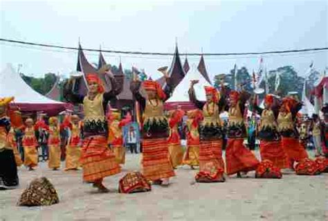 5+ Tradisi Unik Budaya Minangkabau yang Masih Dilakukan