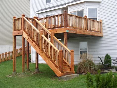 Exterior Deck Stairs / Planning and Building Wood Deck Stairs with ...