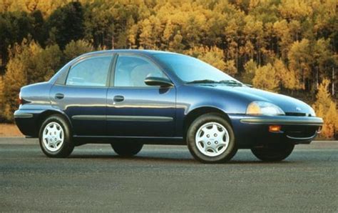 Geo Prizm II 1993 - 1997 Sedan :: OUTSTANDING CARS