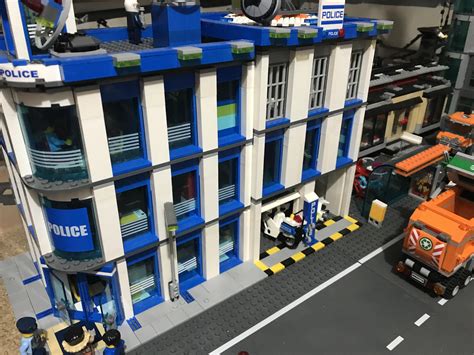 LEGO Police Station MOC : r/lego