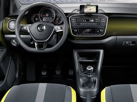 Volkswagen Up!: facelift, novo interior e melhorias em 2017 | CAR.BLOG.BR