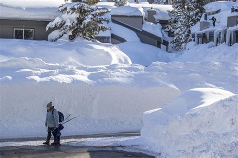 Photos: Here's what 10 feet of snow looks like | Sierra nevada ...