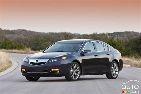 2014 Acura TL SH-AWD Elite Review Editor's Review | Car Reviews | Auto123