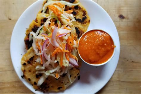 Salvadoran Recipes: Pupusas de Chicharrón and Curtido | Smithsonian ...