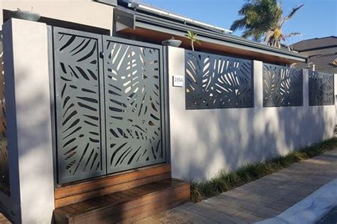 Palm Leaf design decorative gate (4) Home Gate Design, House Fence ...