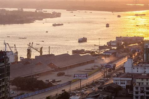 Yangon River - Manuel Oka | Photography