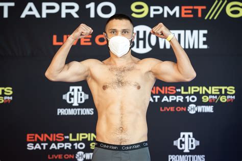 Photos: Jaron Ennis vs. Sergey Lipinets weigh-in