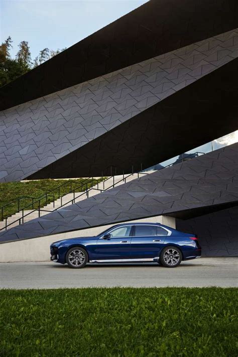 2023 G70 BMW 7 Series-740d xDrive-26 - Paul Tan's Automotive News