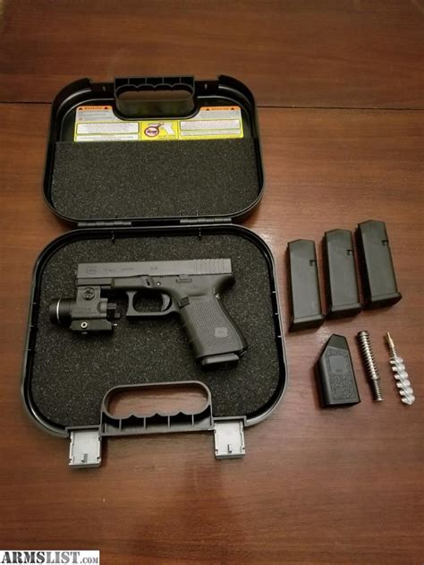 ARMSLIST - For Sale: Glock 19 Gen 4 with Laser/Light Combo and Extras