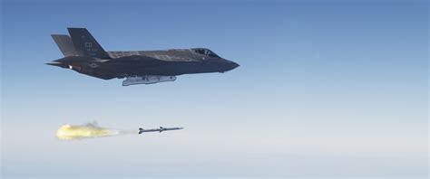 DoD slashes AMRAAM missile buy as Raytheon struggles with tech refresh