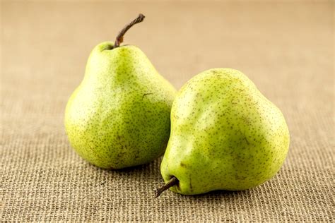 7 Types and Varieties of Pears, Plus Delicious Pear Recipes | Epicurious