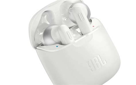 JBL takes on AirPods with bassy Tune 220 – Pickr