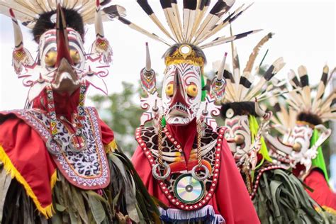 Foto : 6 Tari Tradisional Kalimantan Timur, dari Tari Datun Ngentau ...