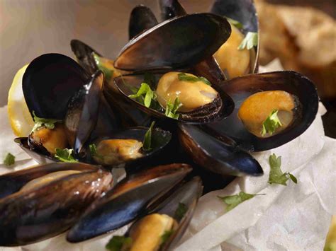 How to Choose, Store and Cook Mussels