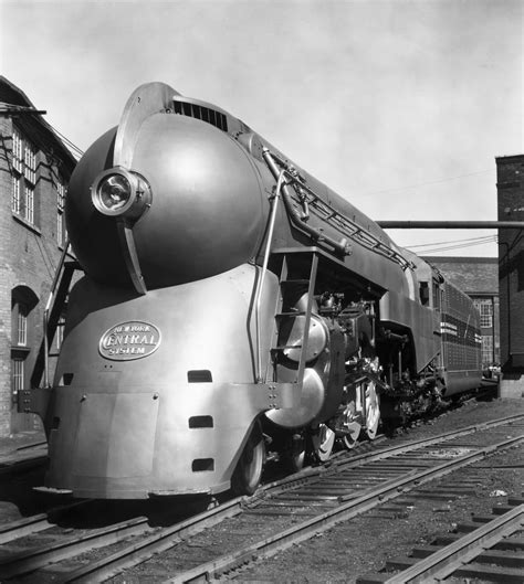 Streamliner Loco - USA 1939 This streamlined steam locomotive was ...